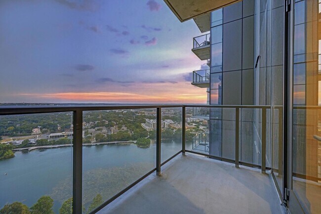 Building Photo - 44 East Ave