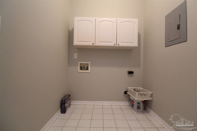 Building Photo - 2042 Hamilton Crossing Dr