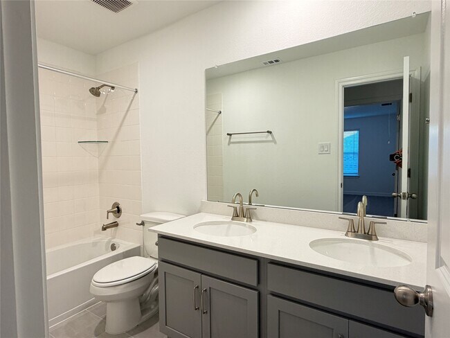 Building Photo - 32011 Sweet Pea Mdw Dr