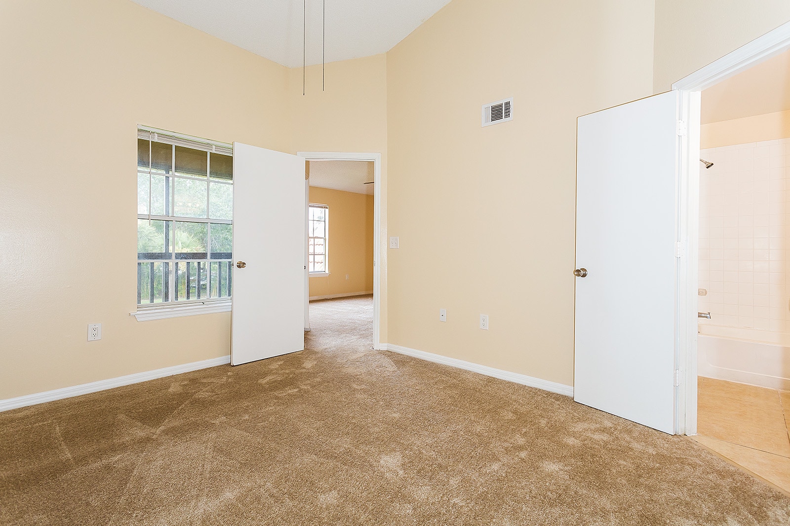 Building Photo - 421 Fountainhead Cir