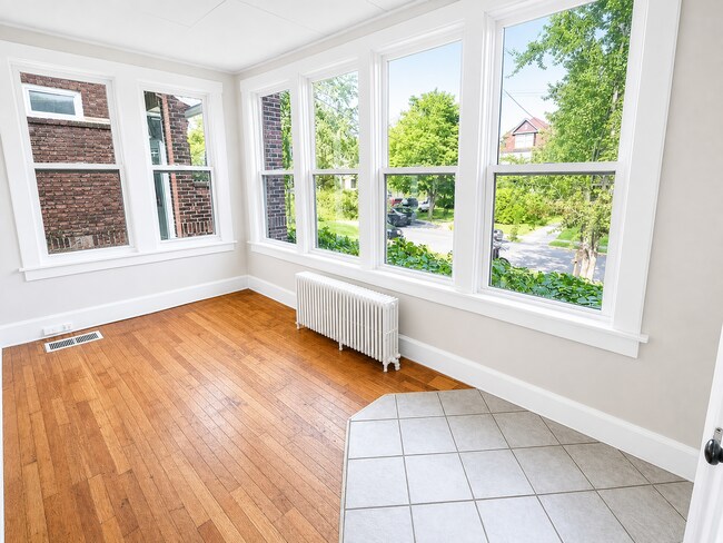 Building Photo - 6608 Dalzell Pl