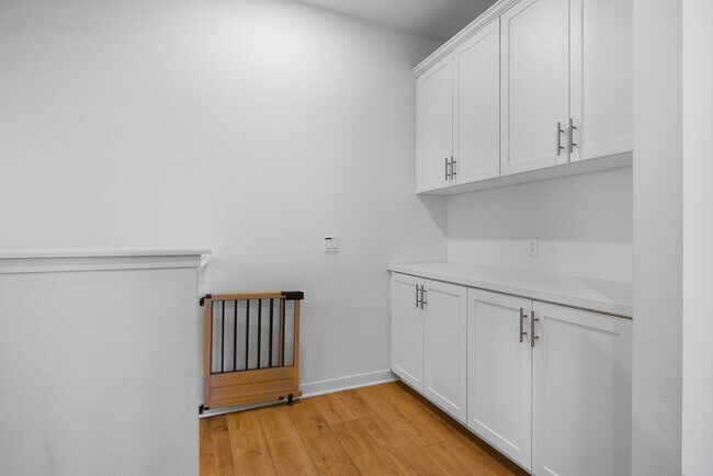 Building Photo - 4 Bedroom Townhome for rent In Murrieta