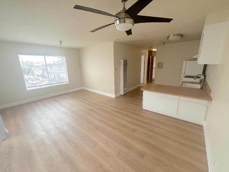 Building Photo - 147 Avenida Serra