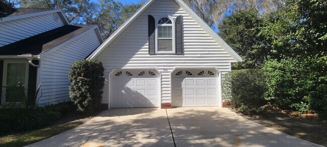 Building Photo - Charming Lake Santa Fe Canal Basin Home – ...