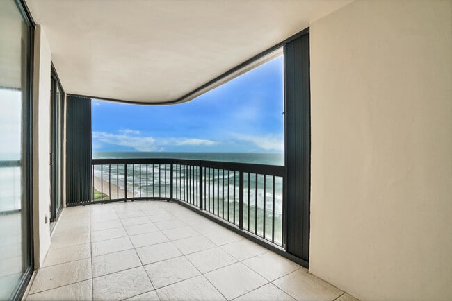 Building Photo - 5380 N Ocean Dr