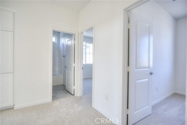 Building Photo - 5999 Huntington Dr