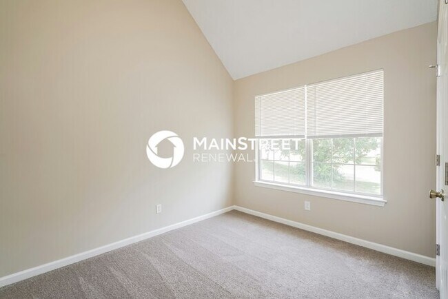 Building Photo - 5 Bedroom Pet-Friendly Home in Douglasville, GA with Main Street Renewal