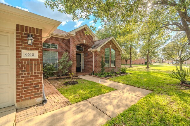 Building Photo - 6618 Trenton Lake Ln