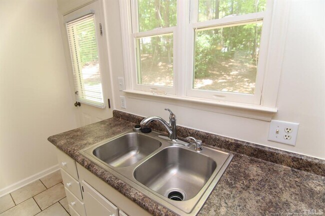 Building Photo - 6114 Deerwood Pl