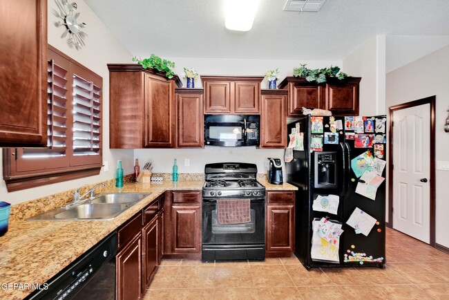 Building Photo - 13240 Emerald River St