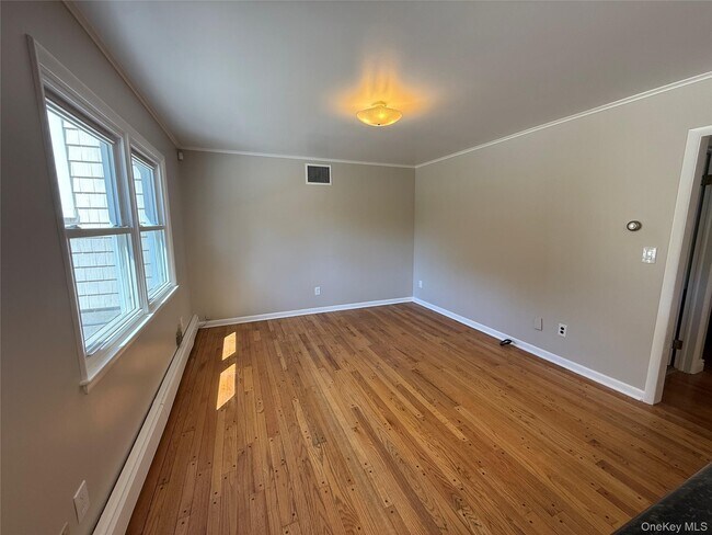 Building Photo - 29 Eastview Dr