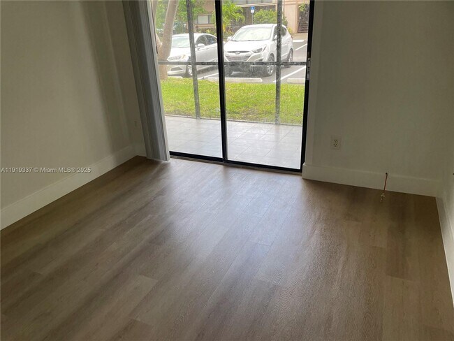 Building Photo - 771 NE 199th St