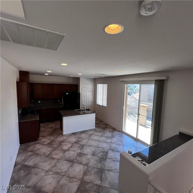 Building Photo - 1192 Via Dimartini