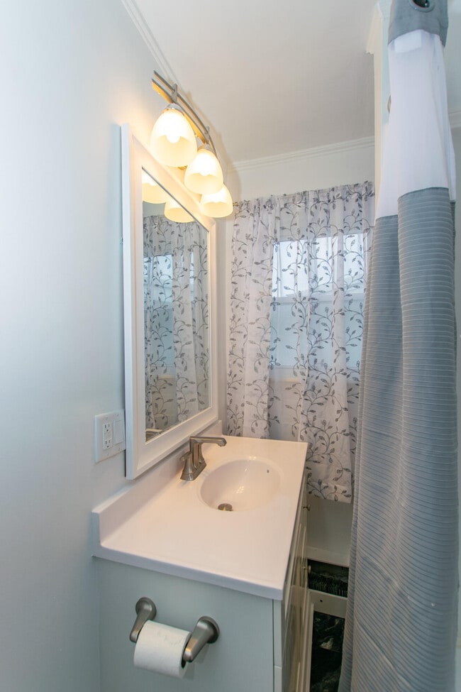 Building Photo - 3083 Ready Rd