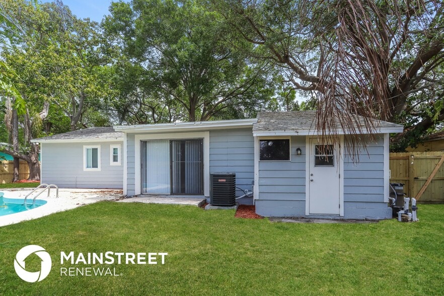 Building Photo - 624 75th St N