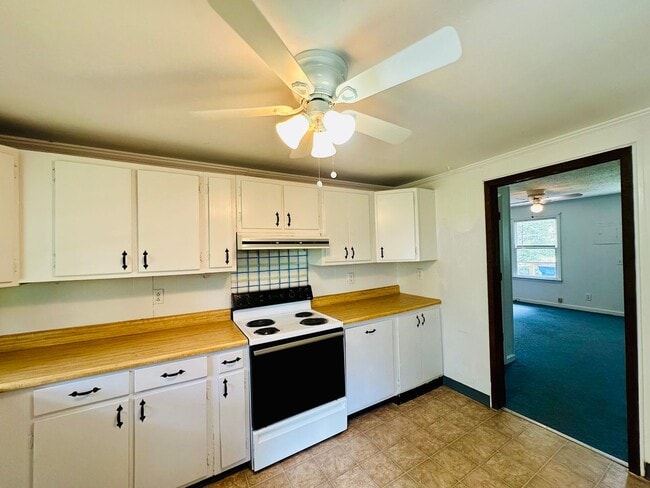 Building Photo - SEAGATE AREA - 1BD/1BA - Located just off ...