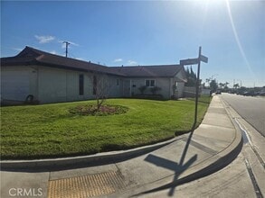 Building Photo - 6604 Dillman St