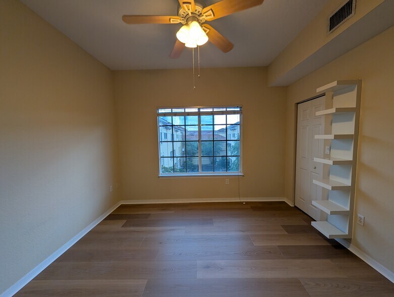 Second bedroom - 5218 Hampton Beach Pl