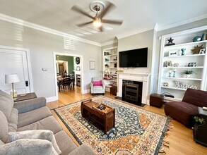 Building Photo - 138 Pius St