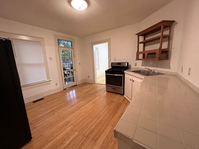 Building Photo - Highland Park II