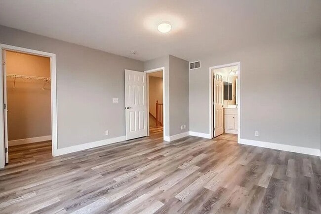 Building Photo - Beautiful 3 bedroom Townhome in Green Valley Ranch
