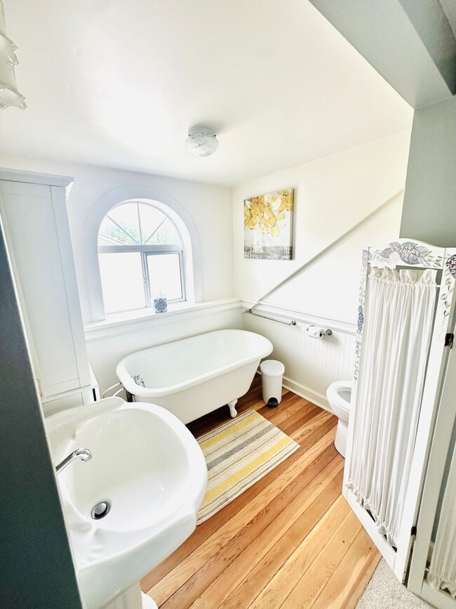 Building Photo - Gorgeous Kalispell home with Historical Charm