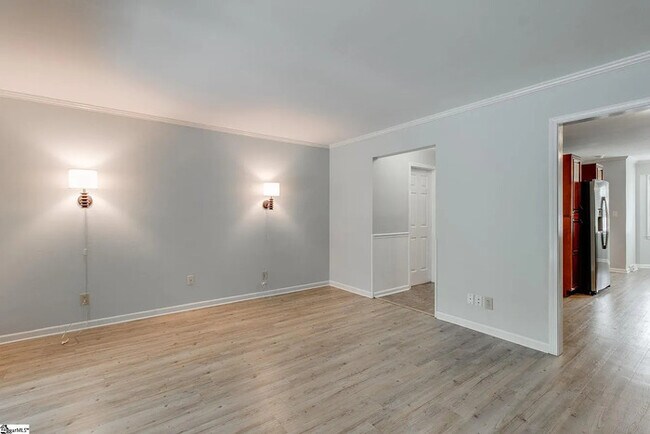 Building Photo - 9 Hillington Pl