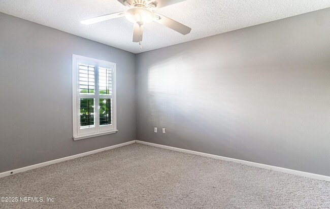 Building Photo - 1325 Fairway Village Dr