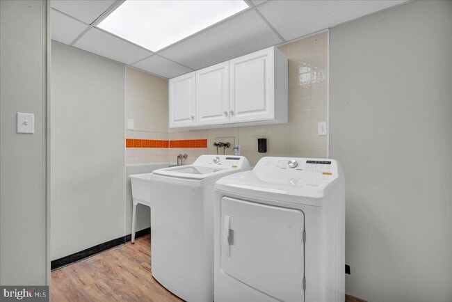 Building Photo - 301 County House Rd