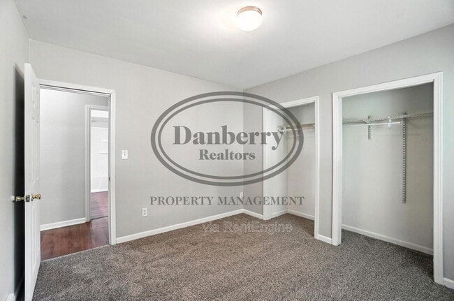 Building Photo - 822 Searles Rd