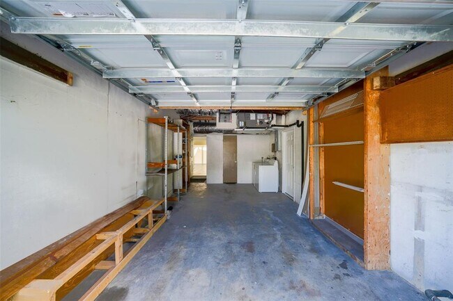 Building Photo - 4550 16th Ave N