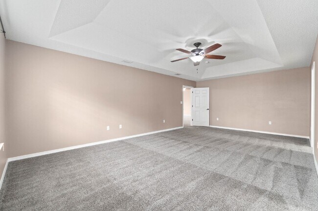 Building Photo - 2363 Sunrise Dr