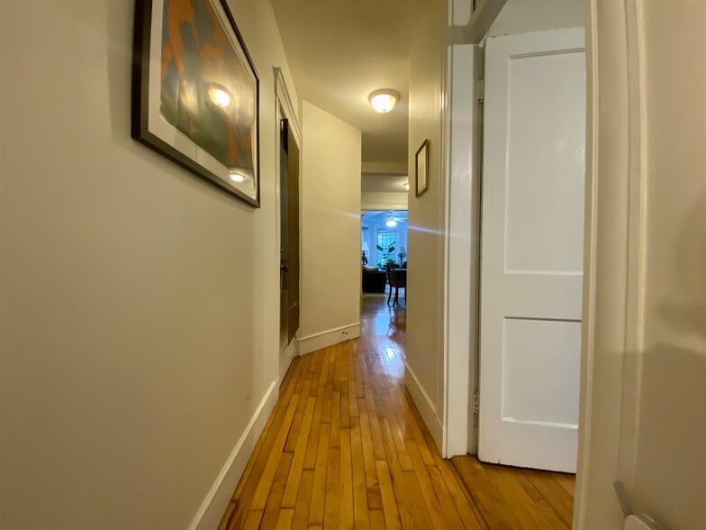 Building Photo - 335A Harvard St