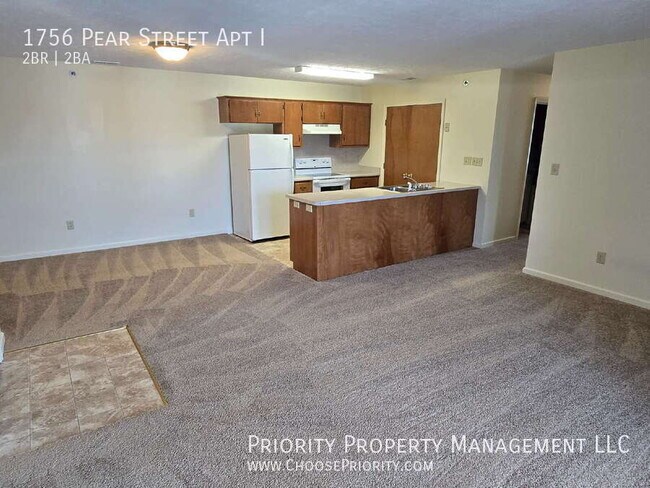 Building Photo - 1756 Pear St