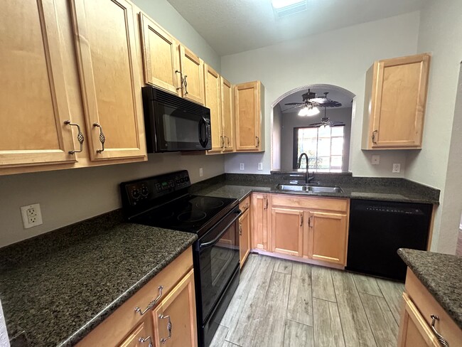 Building Photo - 7871 Lake Sawgrass Loop
