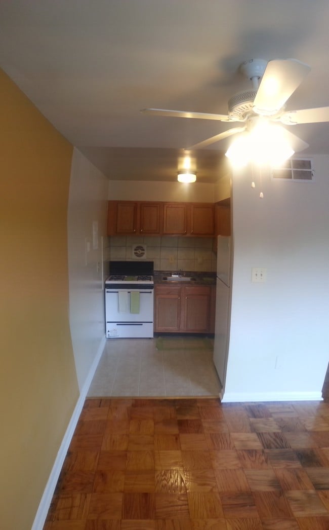 Lilly Garden Apartments 6828 Riverdale Rd Lanham MD 20706 Apartment