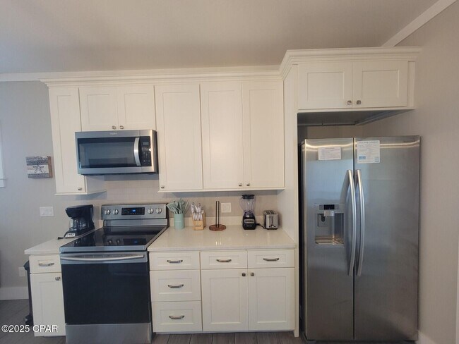 Building Photo - 100 Sea Breeze Cir