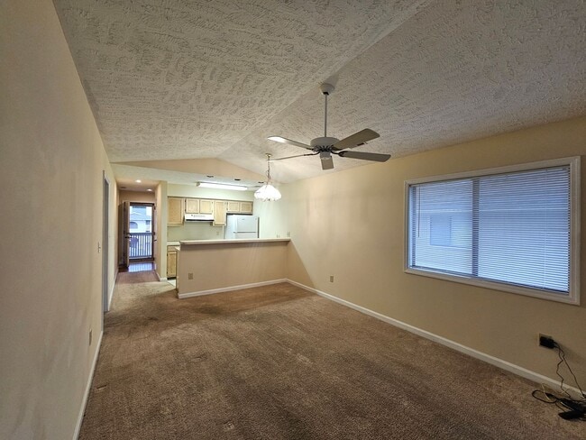 Building Photo - Cypress Bay Golf &amp; Racquet - W7