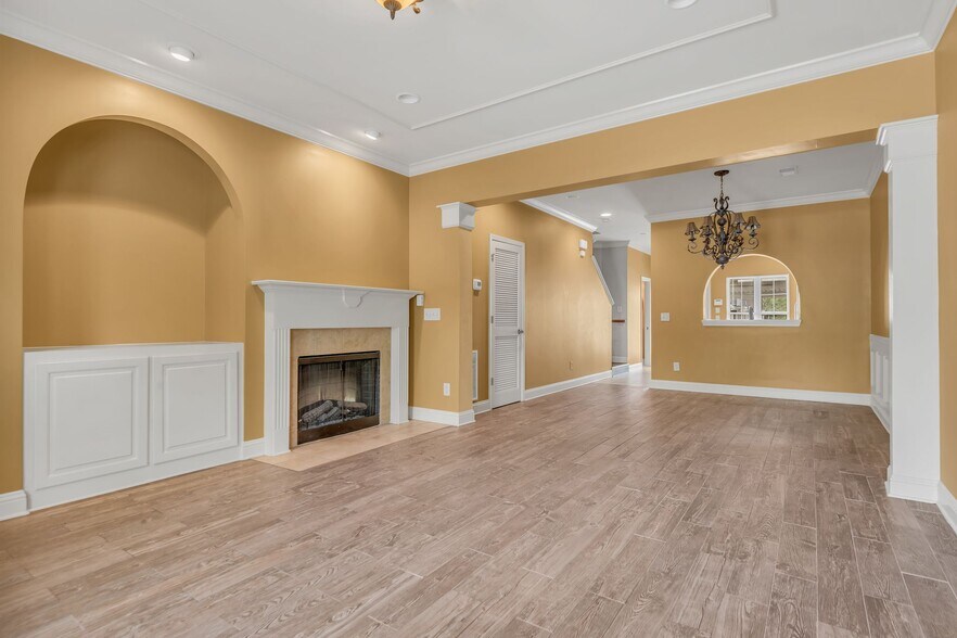 Building Photo - 4316 Summercrest Blvd
