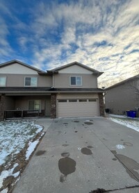 Building Photo - 55 Jaro Wy