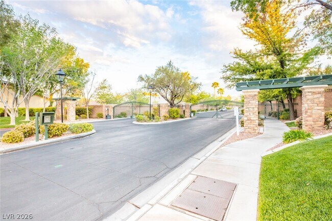 Building Photo - 10916 Bandol Pl