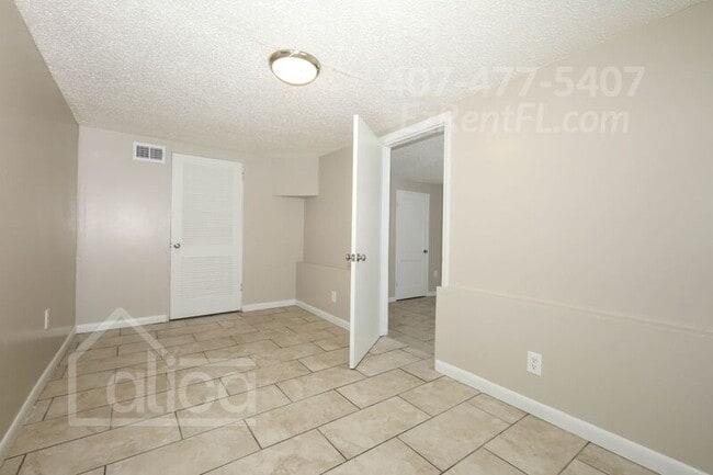 Building Photo - 5604 Cortez Dr