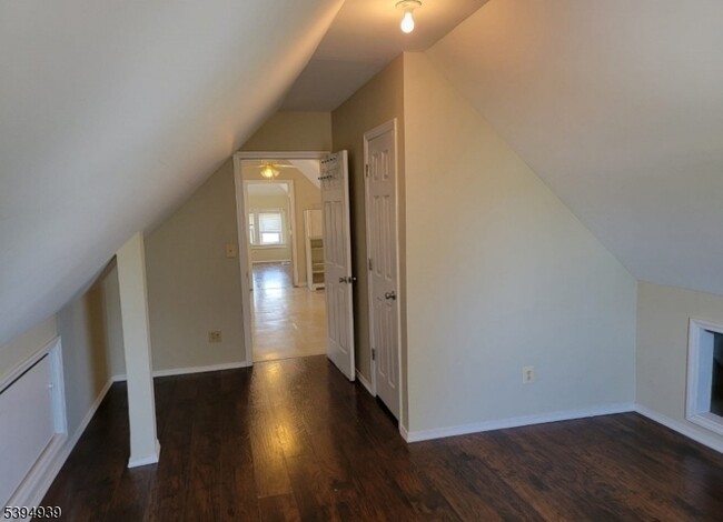 Building Photo - 80 Knapp Ave