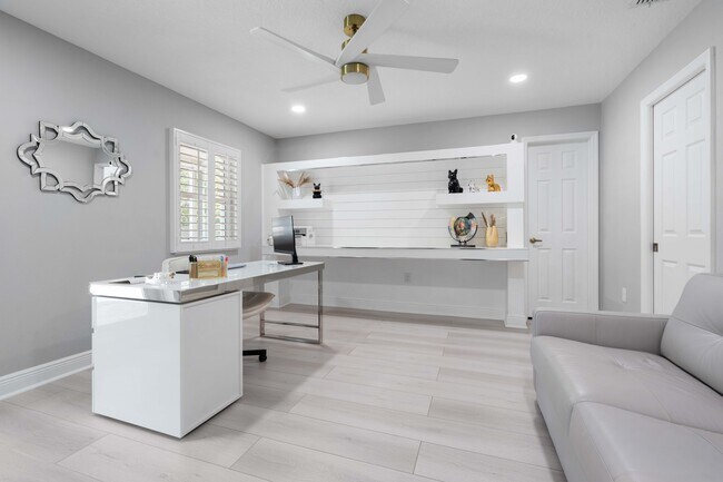 Building Photo - 9905 Woodbay Dr
