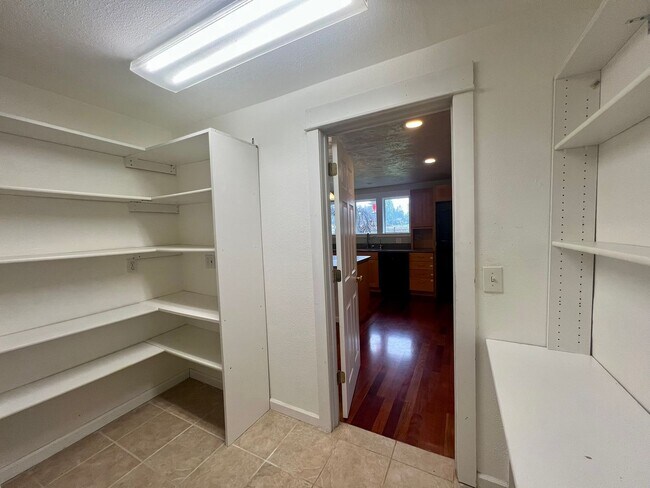 Building Photo - PENDING APPLICATION; Private Westside 3 BD+Den