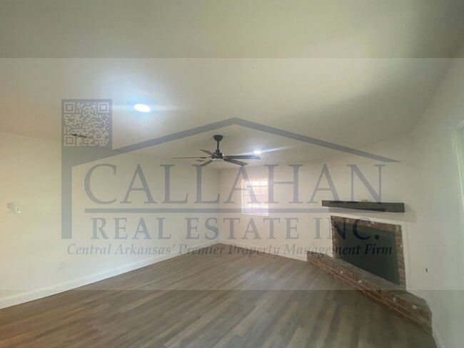 Building Photo - Southwest LR 4 Bedroom Home
