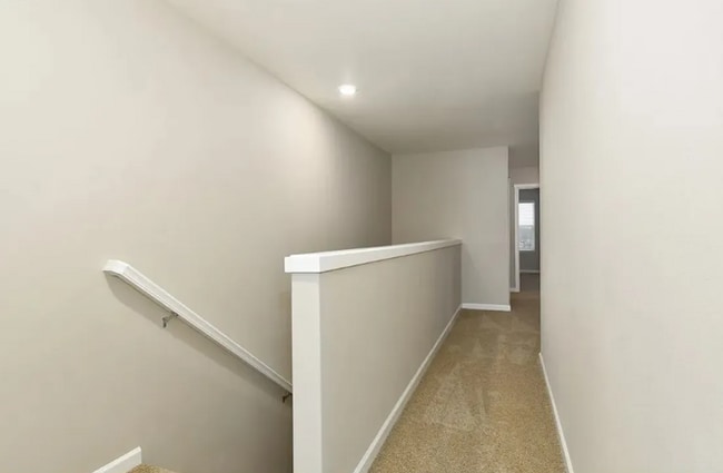 Building Photo - For rent