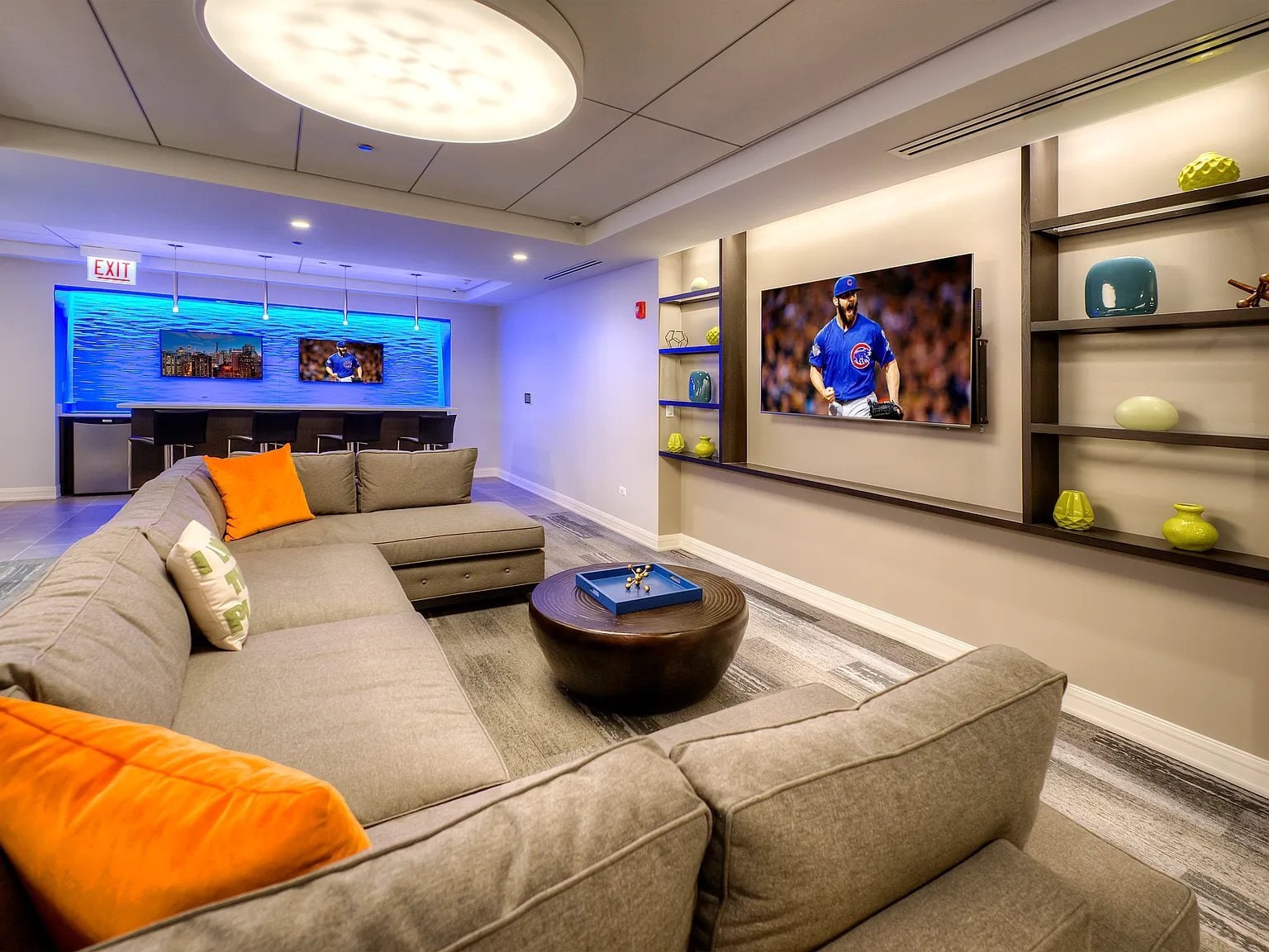 Building Photo - 208 E Chestnut St