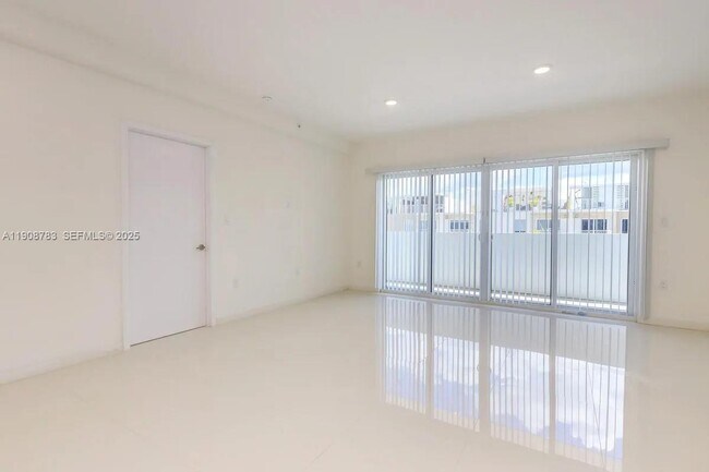 Building Photo - 25850 SW 140th Ct