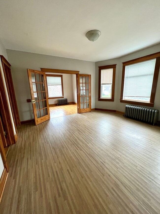 Building Photo - 2016 53rd St